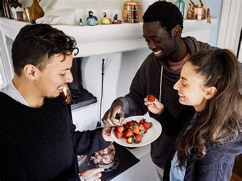 Different types of low cholesterol snacks and snacking tips