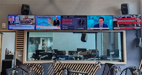 Digital Signage Broadcasting