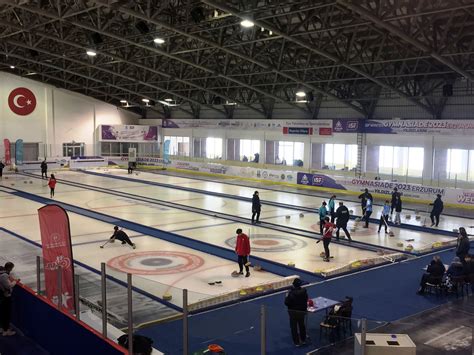 Digorlu Gençler Curling'de. 