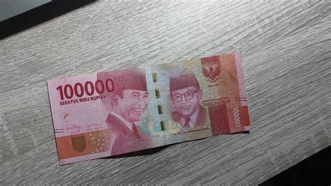 Dikasih uang kertas ratusan ribu togel. Banyak bonus dan gampang.