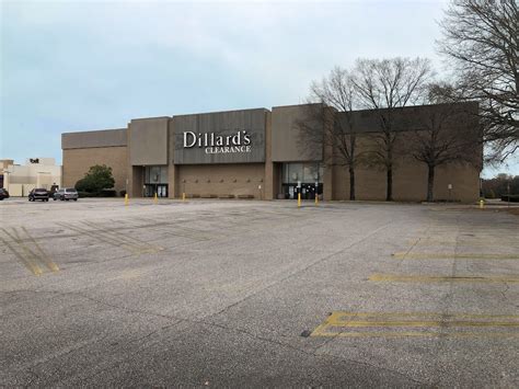 The best thing about this mall is the huge Dillards Clearance Center. Clothes and shoes for everyone in the family are marked down up to 35-60% off, and additional discounts rotate from 30% to 50% to even 90%!!. 