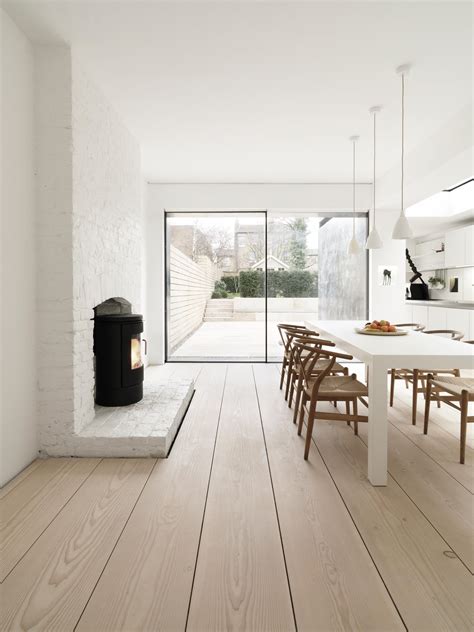 Dinesen. Order a Ash sample. With our handcrafted wood samples, you can get an impression of Dinesen floors delivered. The wood samples are made to order in different dimensions, so you can feel, smell and sense the wood's expression, colour and high quality. Ash Nature — Thickness 22 mm. Width 250 mm. Lengths 2-5 m. 