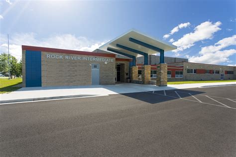 Dining Rock River Intermediate School - waupun.k12.wi.us