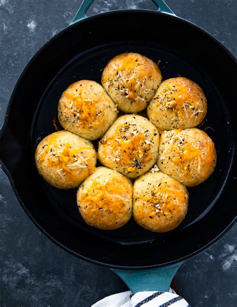 Dinner Rolls, Garlic Calories, Carbs & Nutrition Facts MyFitnessPal