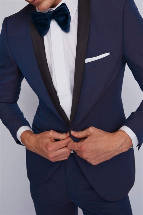 Dinner jacket. Brooks Brothers White Dinner Jacket – $898. Bring back a fad from the ’30s with a classic white dinner jacket. Perfect for ringing in the New Year in a warmer climate, where a black jacket is ... 