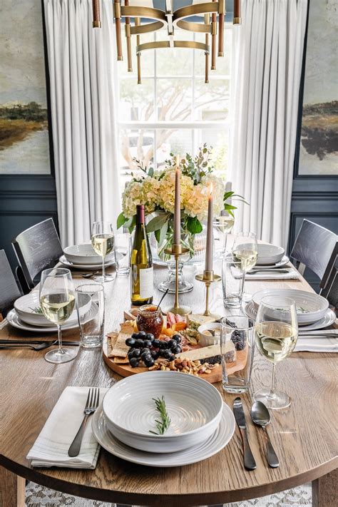 Dinner with guests ideas.  Find centerpieces, settings, and styling tricks for...