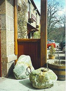 Dinnie Stones - Wikipedia