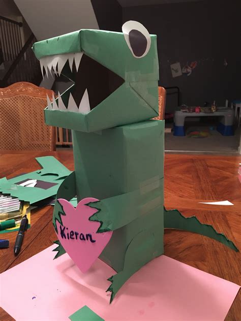 Dinosaur valentine box. Jan 5, 2023 · Learn how to make a cute and creative dinosaur-shaped valentine box with a free printable template and simple supplies. This project is perfect for kids or adults who love dinosaurs and Valentine's … 
