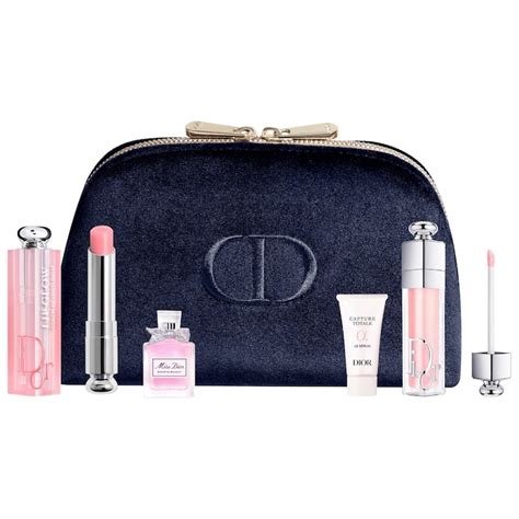 Dior addict beauty ritual set. This Dior Addict set consists of a complete routine for radiant, hydrated lips, an anti-aging serum to protect your skin and an eau de toilette to give your ritual a veil of perfumed freshness. The Dior Addict ritual includes: - Dior Addict Lip Glow, shade 001 Pink. The Dior color-reviving lip balm that hydrates and smooths lips with a cherry ... 