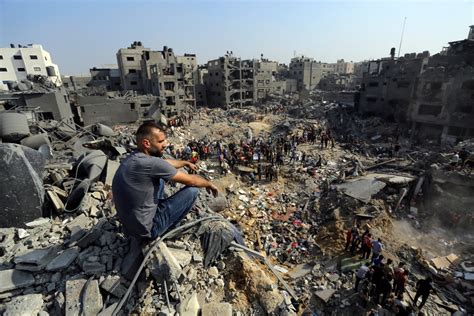 Diplomatic efforts to pause fighting gain steam as Israeli ground troops push toward Gaza City