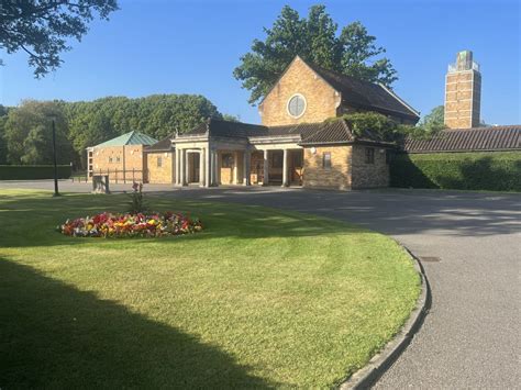 Directions to easthampstead crematorium.  Nov 20, 2025 · Check Easthampstead Park...