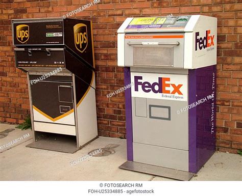 Drop your packages in a FedEx ® Drop Box and get it on its way without any person-to-person contact. With thousands of FedEx Drop Boxes available nationwide, you can find one at a shopping center, grocery store or FedEx Office ® location near you. .