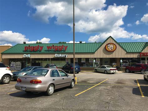 Piggly Wiggly Supermaket has been a locally-owned, full-service