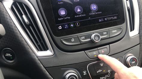 Sales Specialist, Daniel Hernandez, shows us how to toggle the auto 