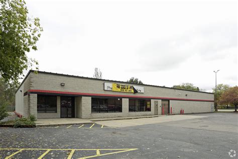 Discount tire 28th st se. Discount Tire Careers is hiring a Tire Service Technician - 28th St SE in Grand Rapids, Michigan. Review all of the job details and apply today! 