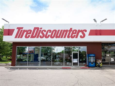 Discount Tire in the Spectrum Plaza is happy to be your choice for tires and rims. We're located on South Calle Santa Cruz south of Irvington Road, next to Interstate 19. Find us between the Harkins cinema and Five Guys. Visit us for a free tire inspection and air pressure check! The friendly experts in our six service bays will get your .... 