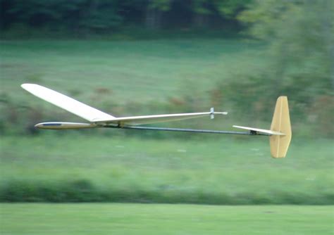 Discus Launch Glider - Wikipedia