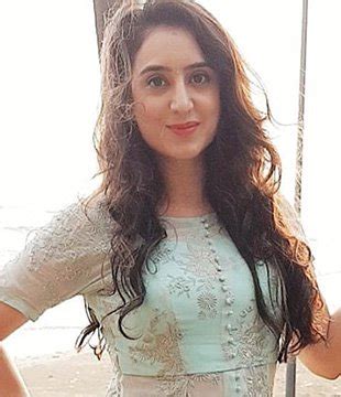 Disha Kapoor - Biography - IMDb