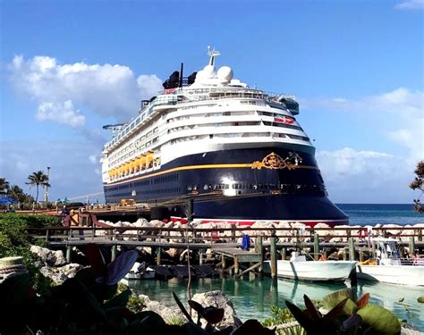 Disney Cruise Line Reviews, Ships & Photos