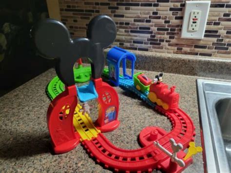 Disney Junior Mickey Mouse Clubhouse Train Track Set Oval