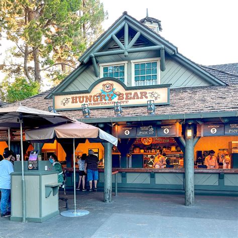 Disneyland Fantasmic! Dining Package at Hungry Bear …