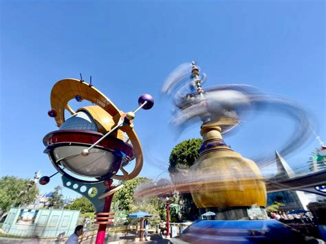 Disneyland closes 4 rides during busy Christmas season