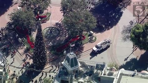 Disneyland guests injured by falling lamp post