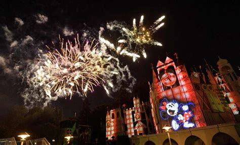 Disneyland starts fireworks earlier to ease crowds at closing time