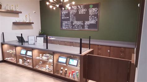 Verilife’s medical and recreational marijuana dispensary in North Aurora, Illinois is conveniently located in the western suburbs, just off of I-88. Open since 2016, our North Aurora dispensary is just a short distance from Naperville and the Fox River Trail. (Just make sure to leave your cannabis products at home!). 