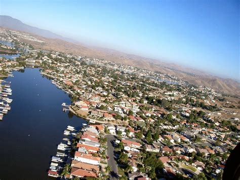 Distance between Los Angeles, CA and Canyon Lake, CA