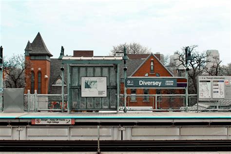 Diversey brown line station. How is the Brown Line and Diversey Station? I'm looking at apartments near the Diversey Brown Line station (moving from Boston), and would have to use to the Train to commute to work in the Loop (Quincy is the destination). 