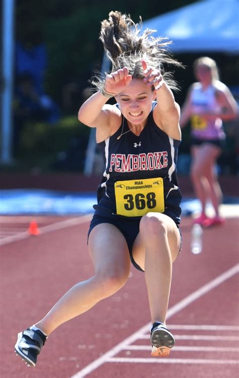 Division 4 state track: Pembroke’s Sarah Claflin wins competitive 200-meter race