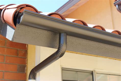 Diy rain gutters. 1 – Obtain Gutter, End Caps, and Hanging Brackets. 2 – Cut Gutter to Length. 3 – Clean Gutters (if Needed) and Prep Your Space. 4 – Paint the Gutter Segments, End Caps and Hangers. 5 – Put on End Caps. 6 – Add Drainage Holes. 7 – Attach the Gutter Planters to Fence. 8 – Snap Gutter to the Gutter Hangers. 9 – Add … 