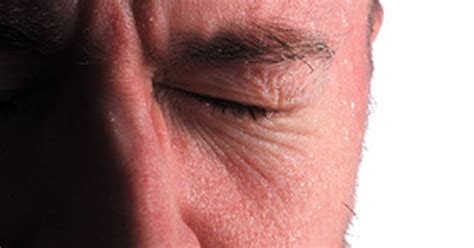Dizziness, Excessive Sweating, Feeling Faint And Hot Flashes. When a panic attack strikes, it can make you feel dizzy and flushed. You might break out in a sweat. But this is also the way you can feel if you overdo a workout in the heat, are suffering from a virus or your thyroid is out of whack, among many other things. Check with a doctor if .... 