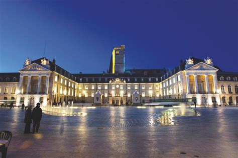 Djion. Hôtel des Ducs. Hotel in Dijon Centre Ville, Dijon. This hotel is located in historic centre of Dijon, listed as a World Heritage site by Unesco, 50 metres from The Palace of the Dukes. 8.6. Fabulous. 2,437 reviews. Price from £94.73 per night. Check availability. 