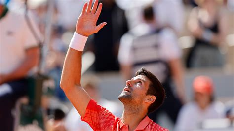 Djokovic struggles for set at French Open after government official critiques Kosovo comments