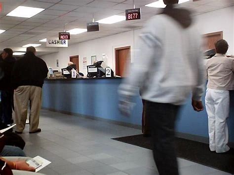 Waukegan IL DMV Office Tips: Show Up Early: DMV offices can sometimes be crowded. You must understand that over 75% of Americans drive to work every day. So a lot of people may be at the DMV office with concerns or questions related to their drivers license.