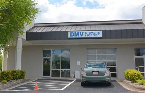 Dmv nc hickory. As a part of the N.C. Department of Transportation, the N.C. Division of Motor Vehicles enables safe mobility and access to opportunities that enhance the lives of those that live and work in North Carolina. DMV employees provide vital services to the public with positions ranging from entry-level call center support and business services roles ... 