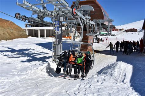 Doğanın kalbinde kışın keyfi: Hakkari Mergabüt Kayak Merkezi