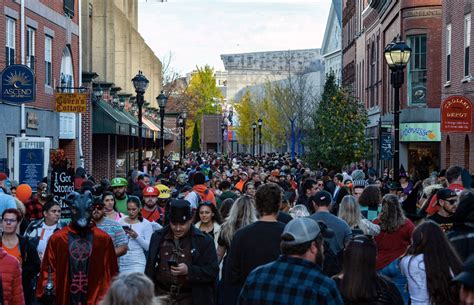 Do Adults Dress Up For Halloween? - Salem Forum - Tripadvisor