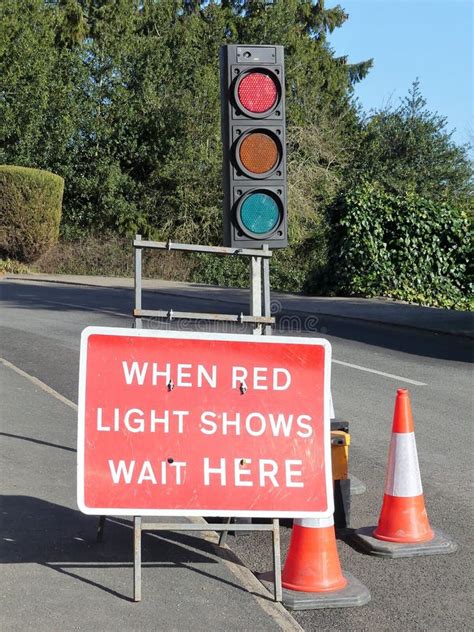 Do I really have to wait at red lights if no one else is around?: Roadshow