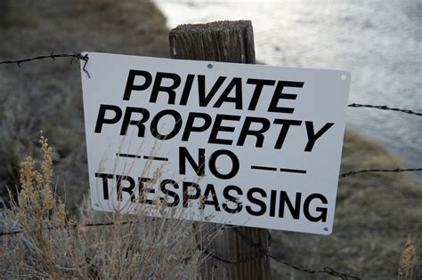Do people have to respect 'no trespassing' signs in Colorado?