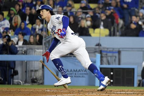 Dodgers’ offense hot on chilly night in 8-2 win over D-backs