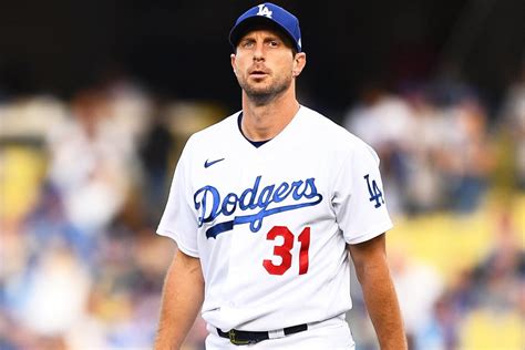 Dodgers – Cardinals: Max Scherzer (shirtless) did postgame …