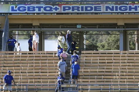Dodgers pitcher disagrees with team’s decision to reinstate gay ‘nun’ group for Pride Night award