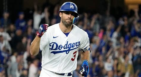 Dodgers place Chris Taylor on the injured list and expect Max Muncy back vs. the Rockies
