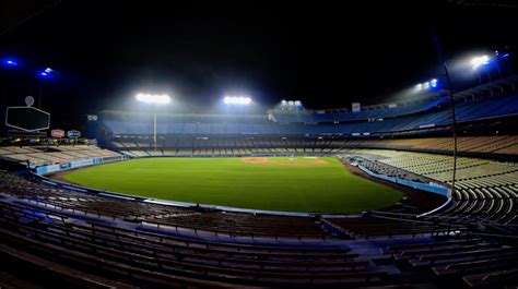 Dodgers unveil upgraded light system in time for Opening Day