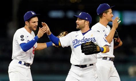 Dodgers visit the Giants to start 3-game series