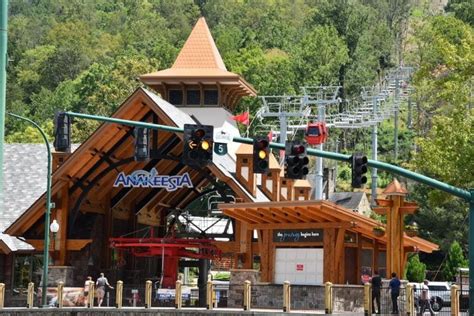 Does anakeesta have military discount. Date/Time. $49.99. Zipline. Soar from tree to tree at Anakeesta's Dueling Zipline Adventure. Zip through the trees high above the forest floor on 2,600 feet of lines. Feel the rush of adrenaline with rappels over 50 feet. Restrictions and Requirements: Participants must be at least 7 years old AND 70 lbs. 