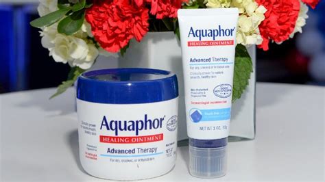 Aquaphor on harjunud ravida kuiva nahka, lõhenenud huuled, lõhenenud kontsad ja muud nahahaigused. Seda saab kasutada ka tuulepõletuse ja mähkmelööbe eest kaitsjana. Aquaphor on lastele ja täiskasvanutele ohutu kasutamiseks. Aquaphor on nahasalv, mis on saadaval mitmesugustes ravimvormides, sealhulgas a huulepalsam, …. 
